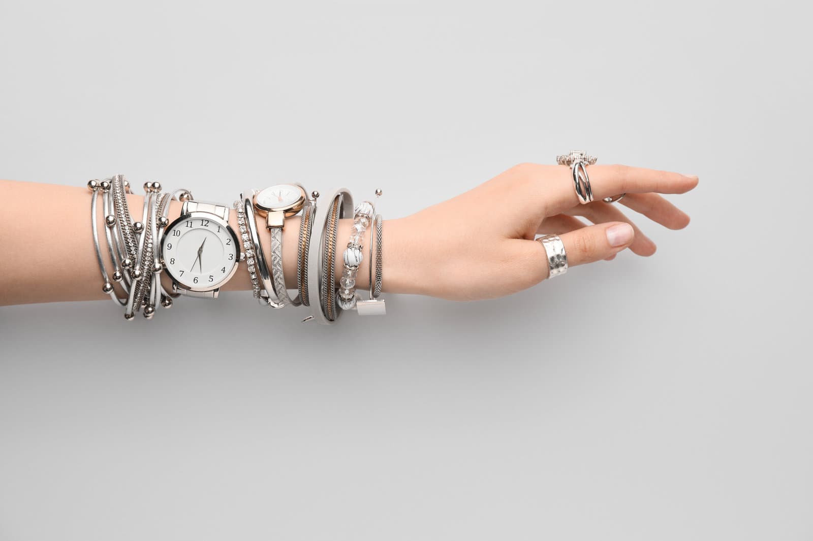 Why Do Dealers Buy Vintage Jewelry?