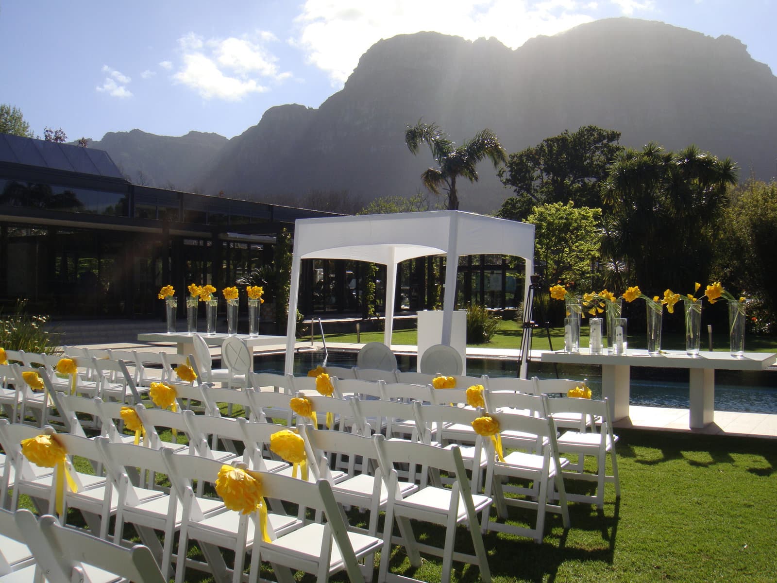 How to Find Vendors for Your Wedding