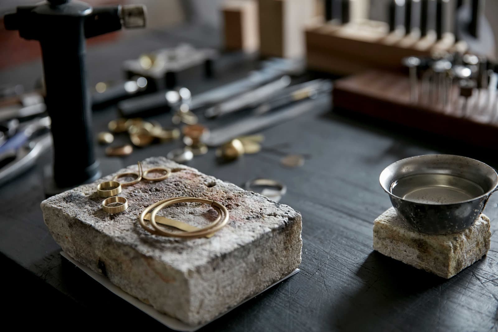Should I Sell Gold Jewelry or Hold It?
