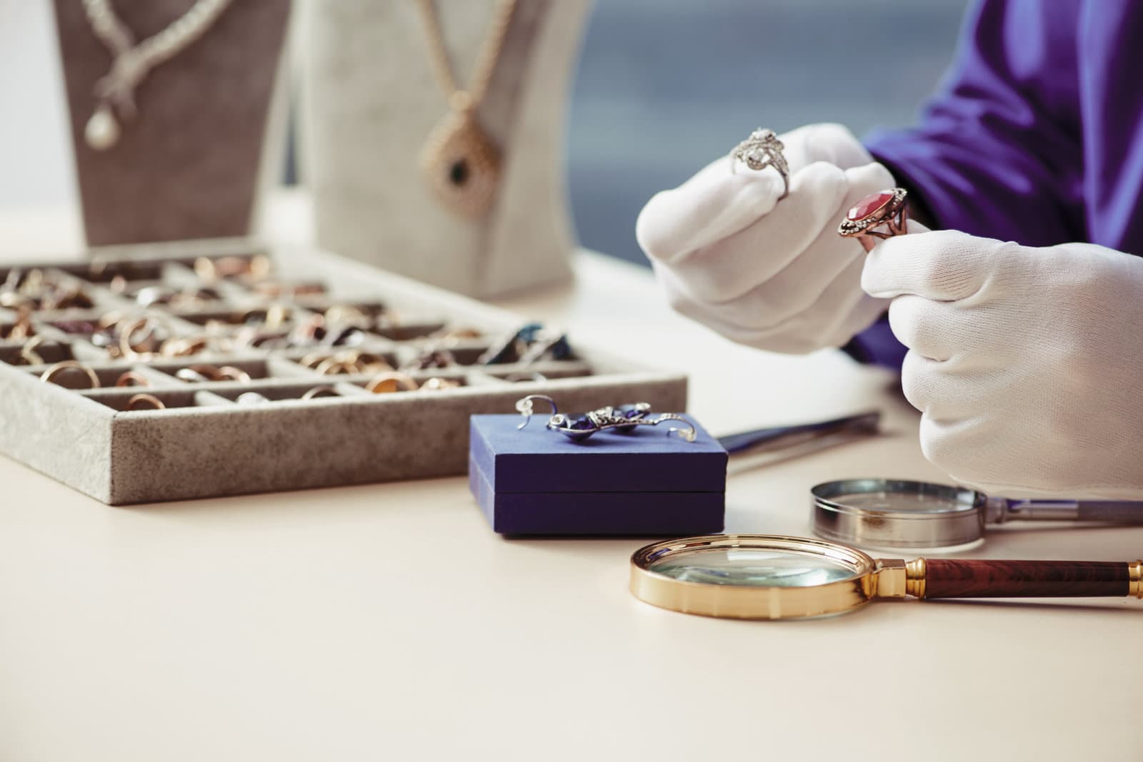 How to Effectively Negotiate When You Sell Your Jewelry
