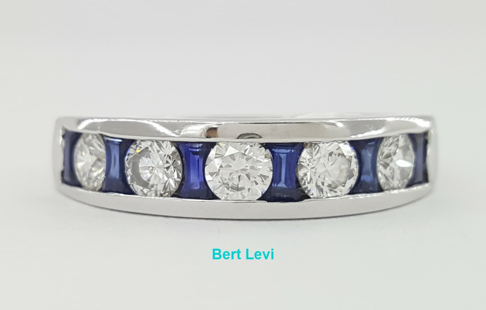 A.Jaffe Round Diamond & Blue Sapphire Wedding Band Ring 1.5 ct 18K White Gold