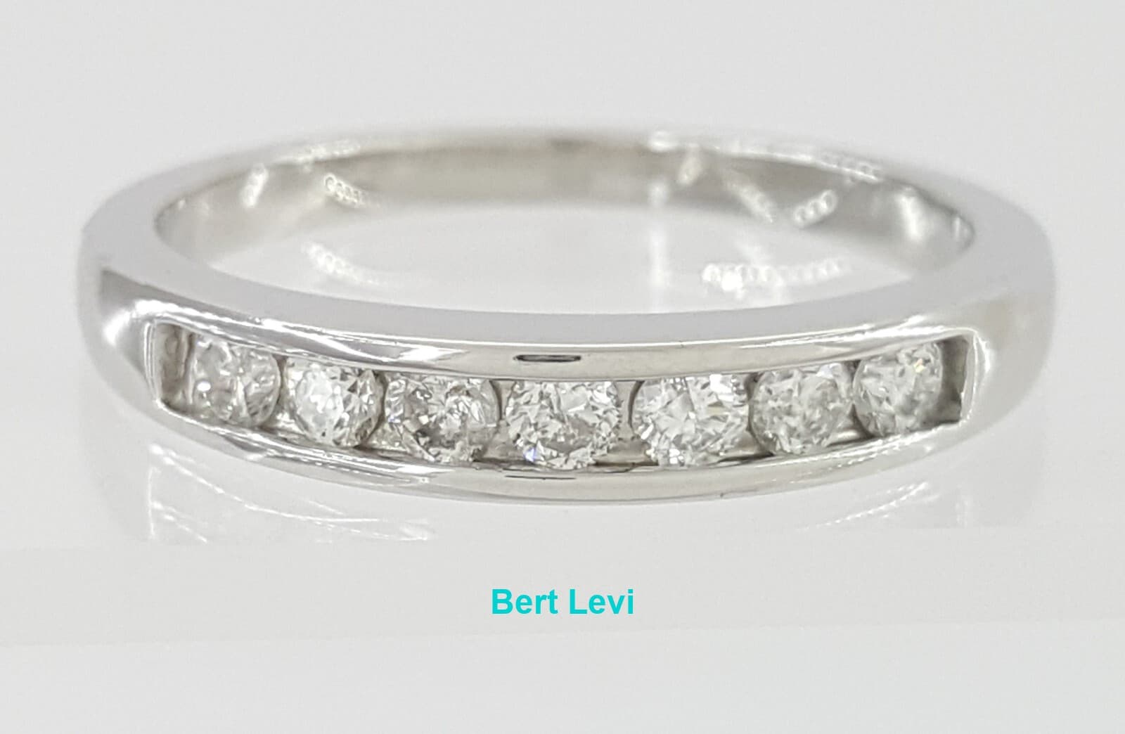 0.33 ct Platinum 7-Stone Round Cut Diamond Channel Set Wedding Band Ring 3.4mm