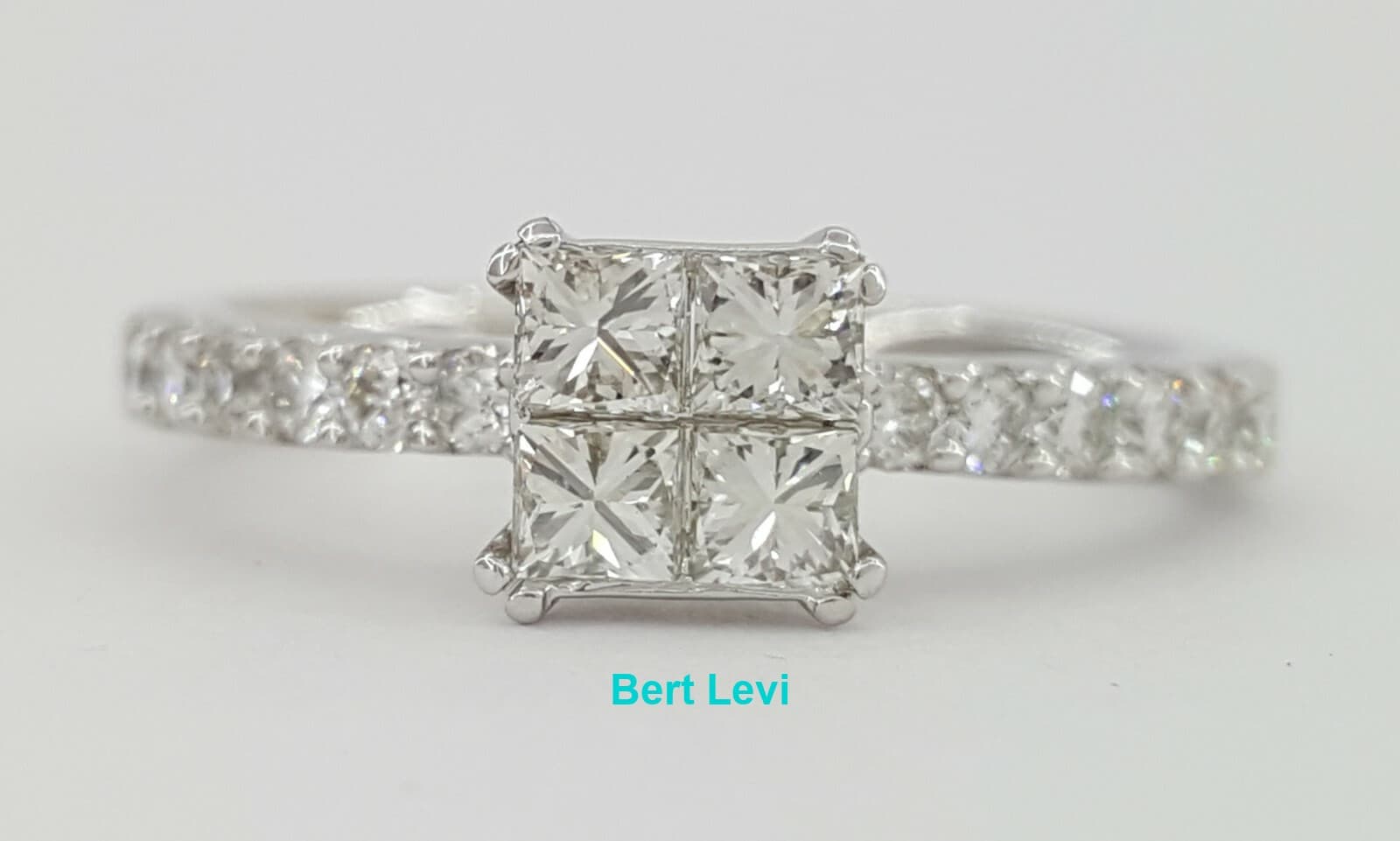 0.8 ct 18k Gold Invisible Set Princess & Round Cut Diamond Engagement Ring Size7