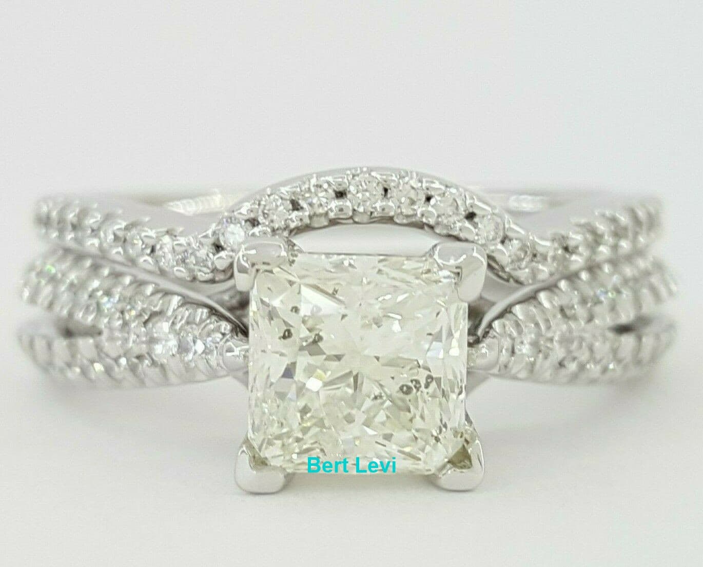 Princess & Round Cut Diamond Engagement Wedding Ring Set 1.8 ct Parade 18k
