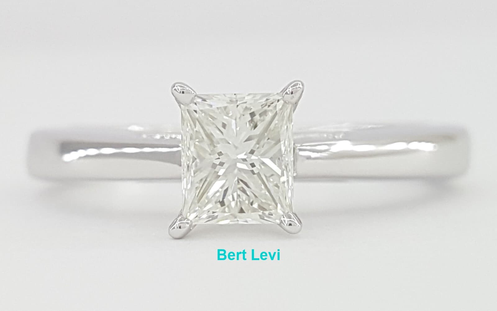 Rectangular Princess Diamond Solitaire Engagement Ring 0.6 ct 18K Retail $3,500