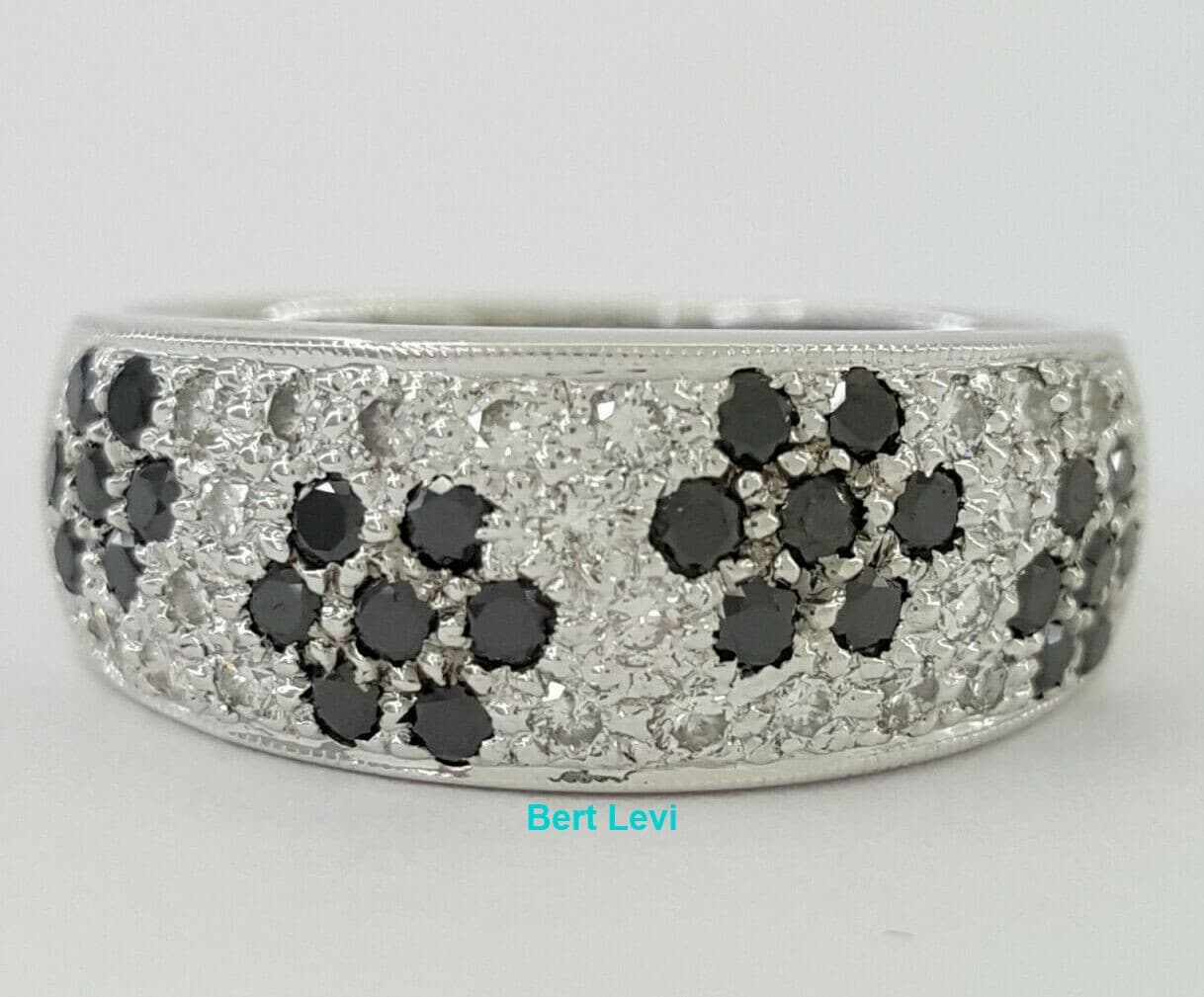0.9 ct 18K White Gold Black & White Round Diamond Anniversary Flower Ring
