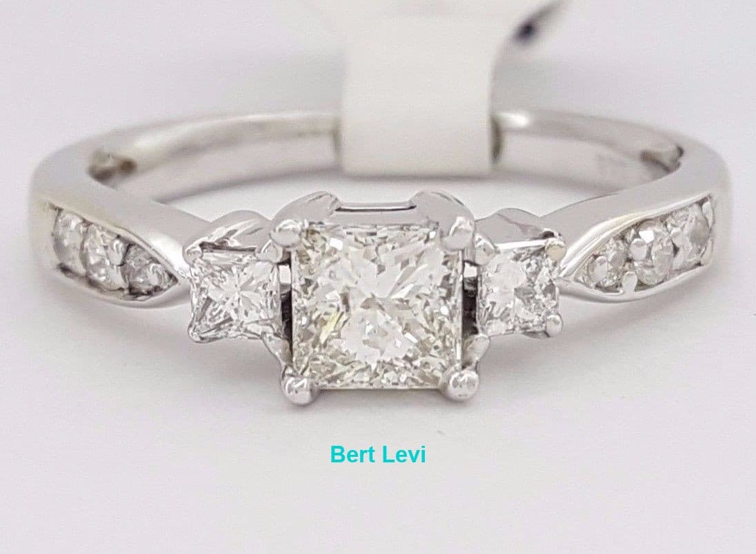0.78 ct 14k White Gold Three-Stone Princess Diamond Engagement Ring 3.6 grams