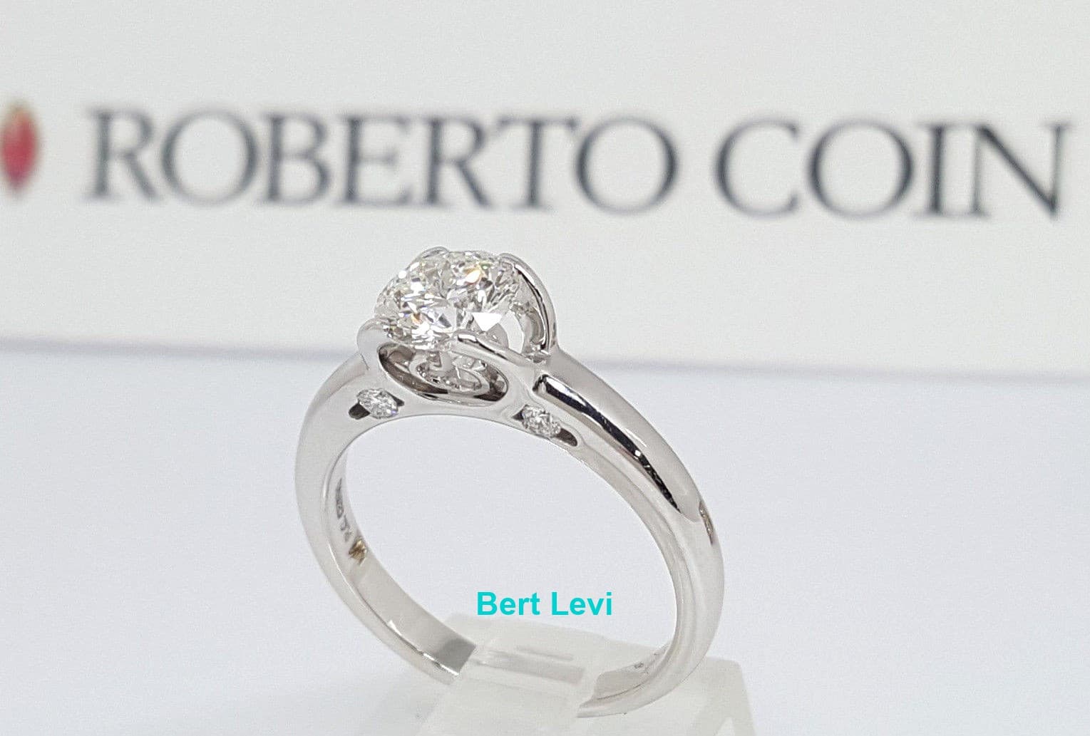 Roberto Coin Cento Diamond C Profile Solitaire Engagement Ring 18K Gold 1.10 ct