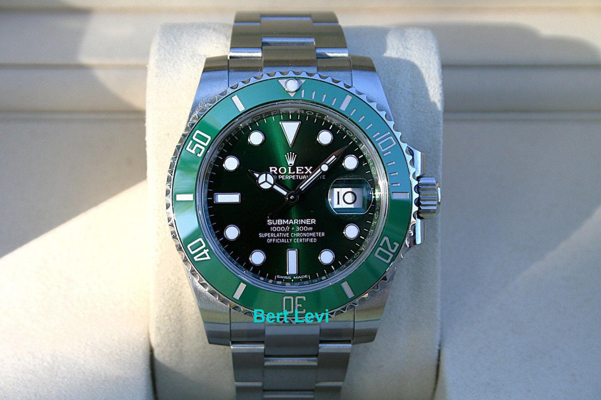 ROLEX 116610LV GREEN SUBMARINER WATCH HULK