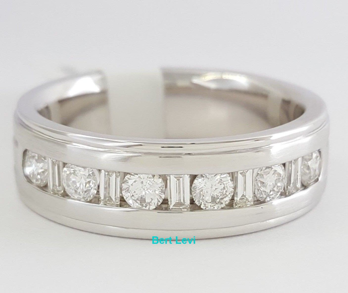 Round & Baguette Cut Diamond 0.75 ct 14K White Gold Wedding Band Ring 7 mm 9.8g