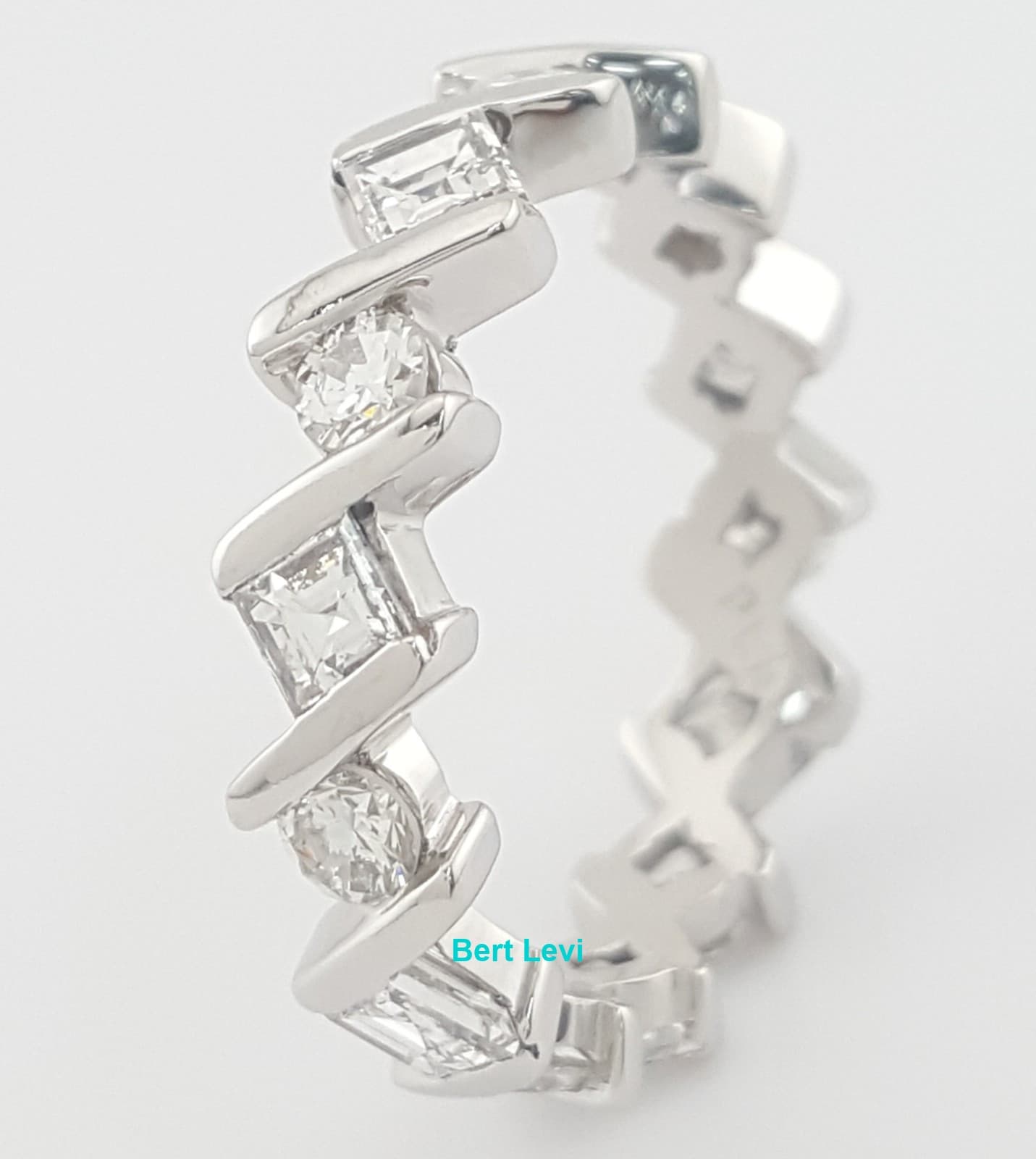 Round & Carre Square Cut Diamond Full Circle Eternity Band Ring 1.75 ct Platinum