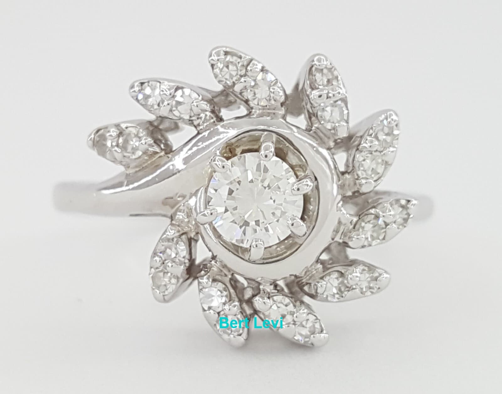 Vintage Round Brilliant Diamond 0.5 ct 14K White Gold Engagement Statement Ring