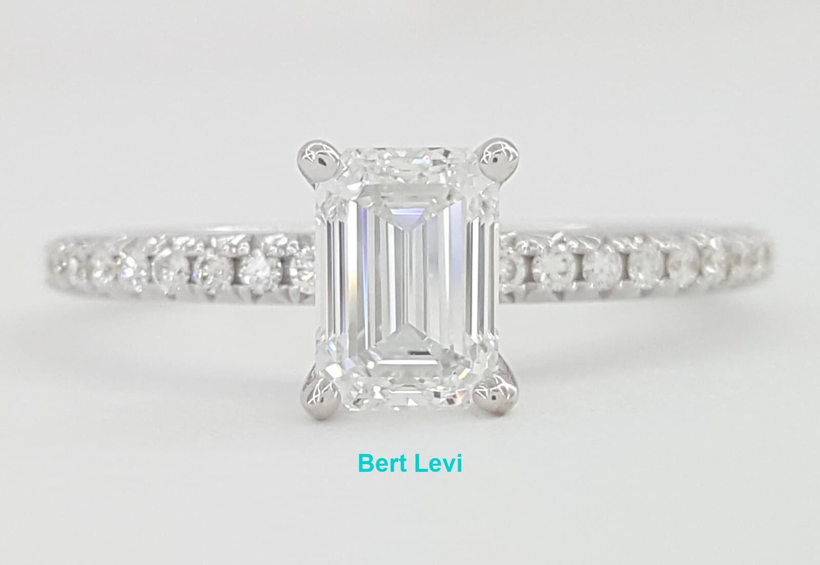 Emerald Cut Diamond 1.05 ct Engagement Ring 18K White Gold GIA D/Flawless
