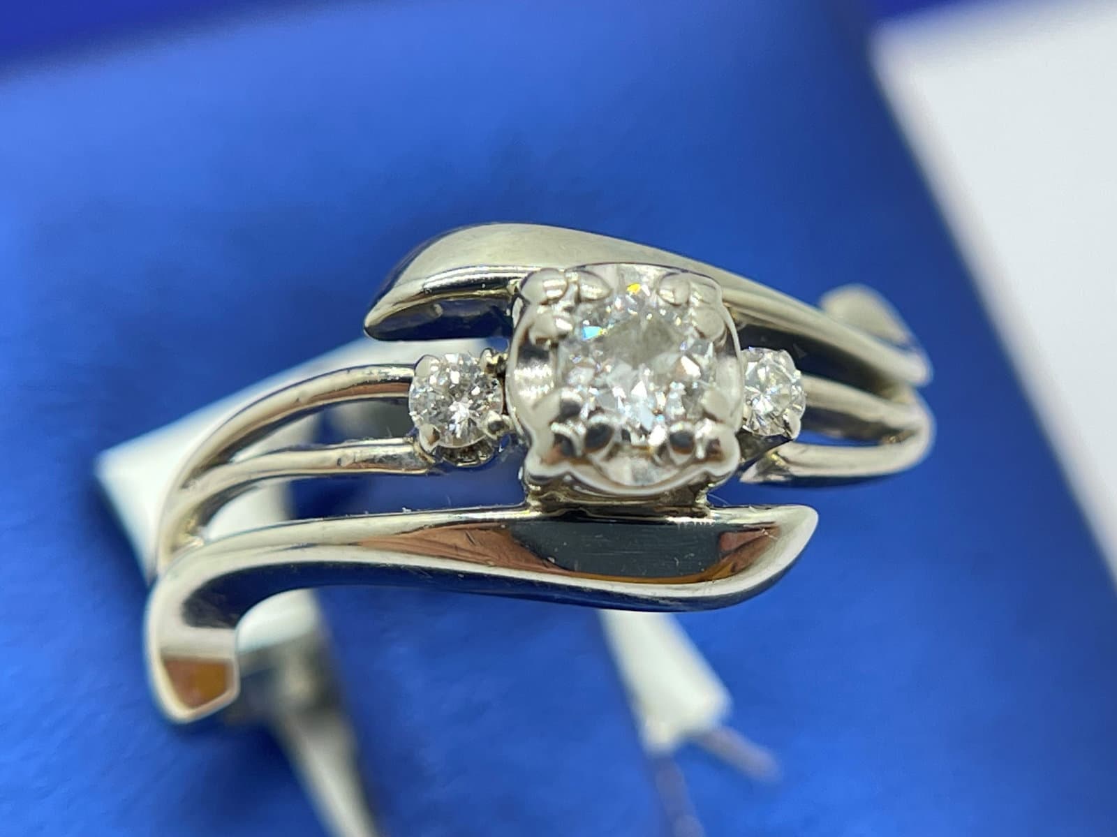 How to Ensure Your Engagement Ring Is Special