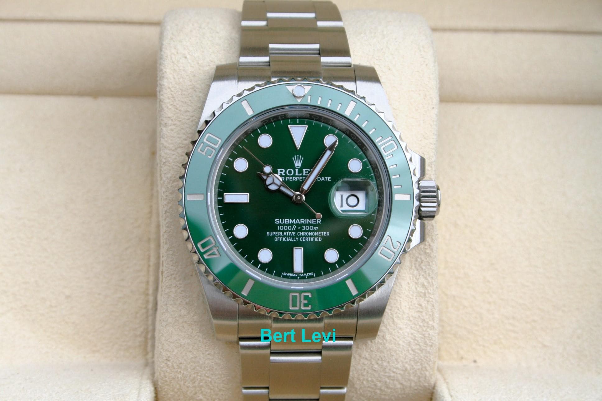 ROLEX 116610LV GREEN SUBMARINER WATCH HULK