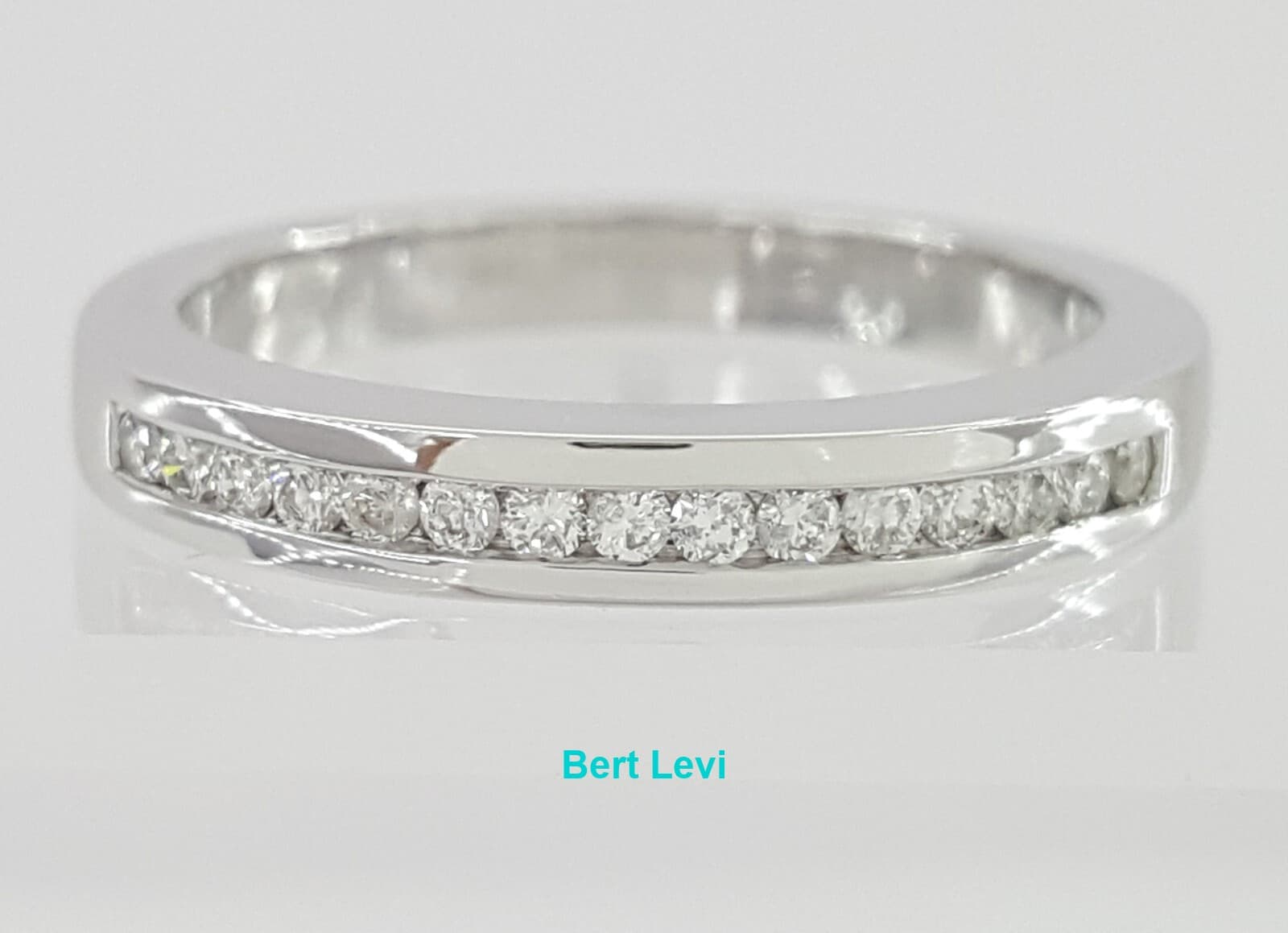 0.15 ct 14K White Gold Round Cut Diamond Wedding / Anniversary Band Ring 2.7mm