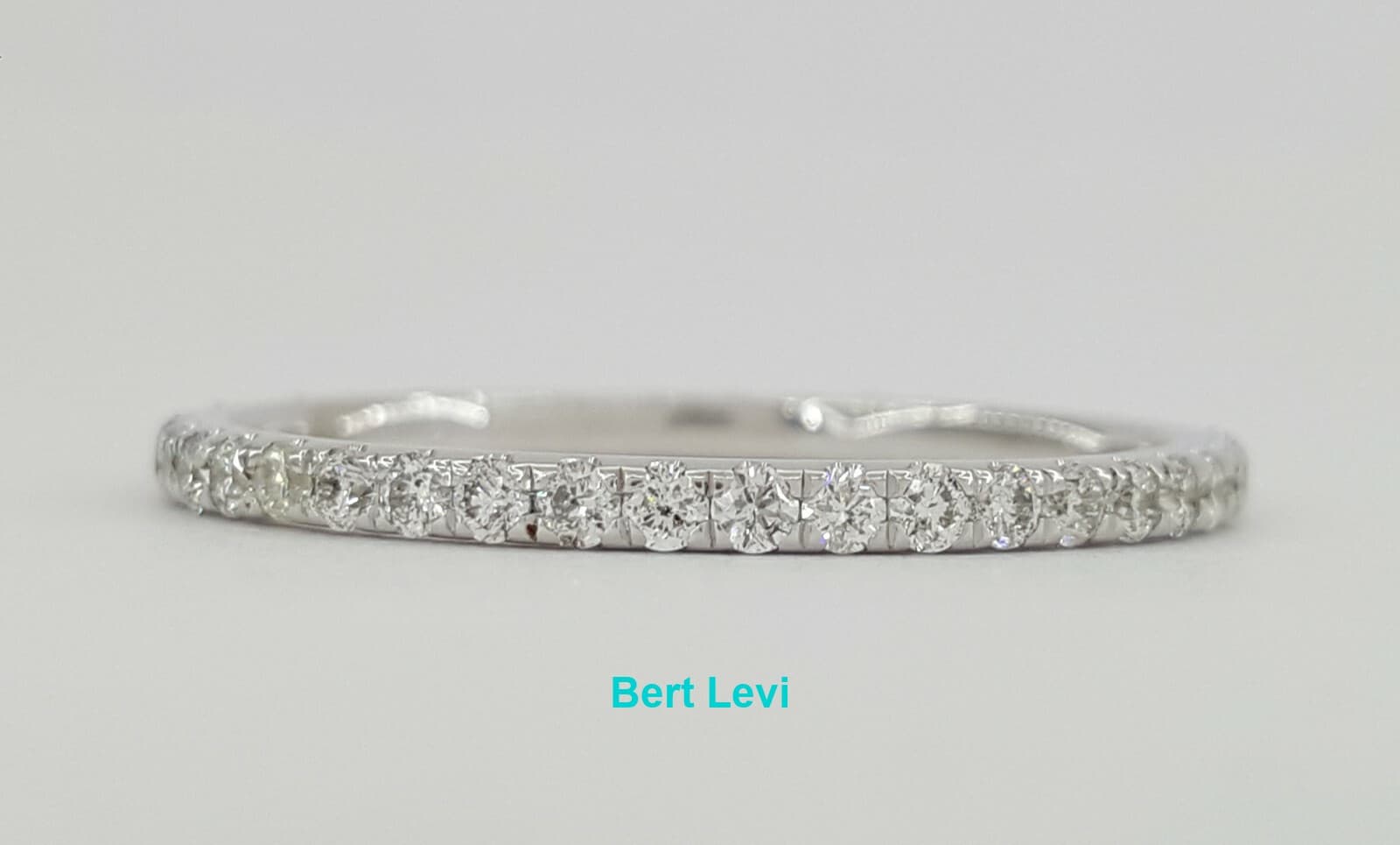 14k White Gold 0.63 ct Diamond Full Circle Eternity Wedding Band Ring Size 8