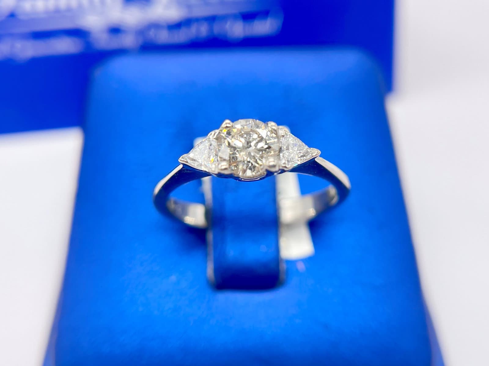 How to Buy a Wedding Ring on a Budget