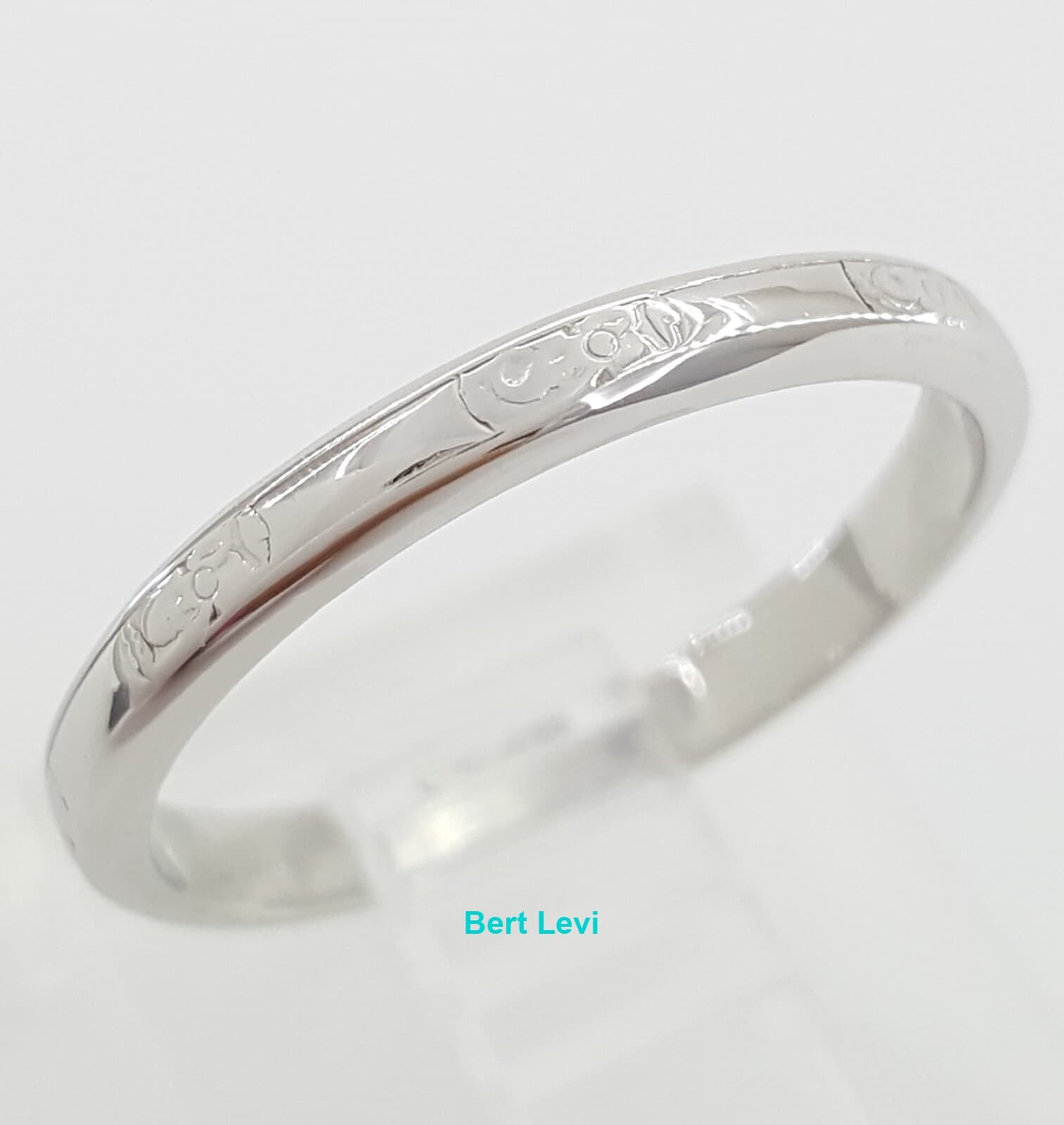 Vintage Art Carved Hand Engraved Wedding Band Ring 18k White Gold 2.3 mm
