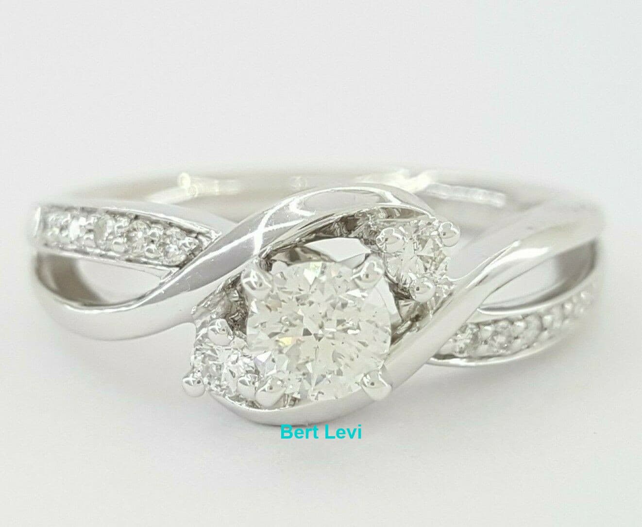 0.5 ct 14k White Gold Round Brilliant Cut Diamond Twisted Engagement Ring