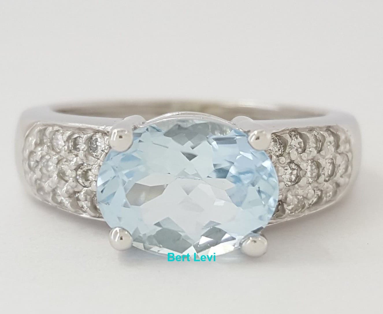 1.90 ct 14K White Gold Oval Cut Aquamarine & Round Cut Diamond Statement Ring