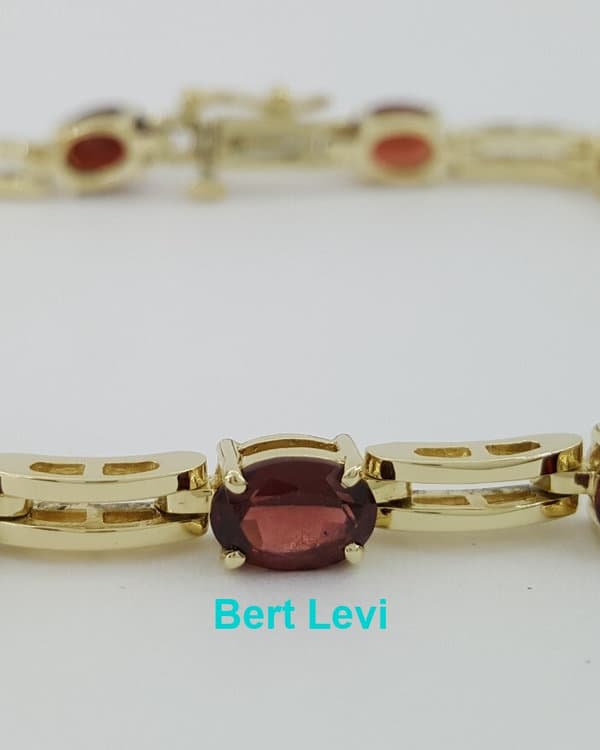 Oval Garnets Tennis Bracelet 14k Yellow Gold 8ct 12.2 Grams 7.25"