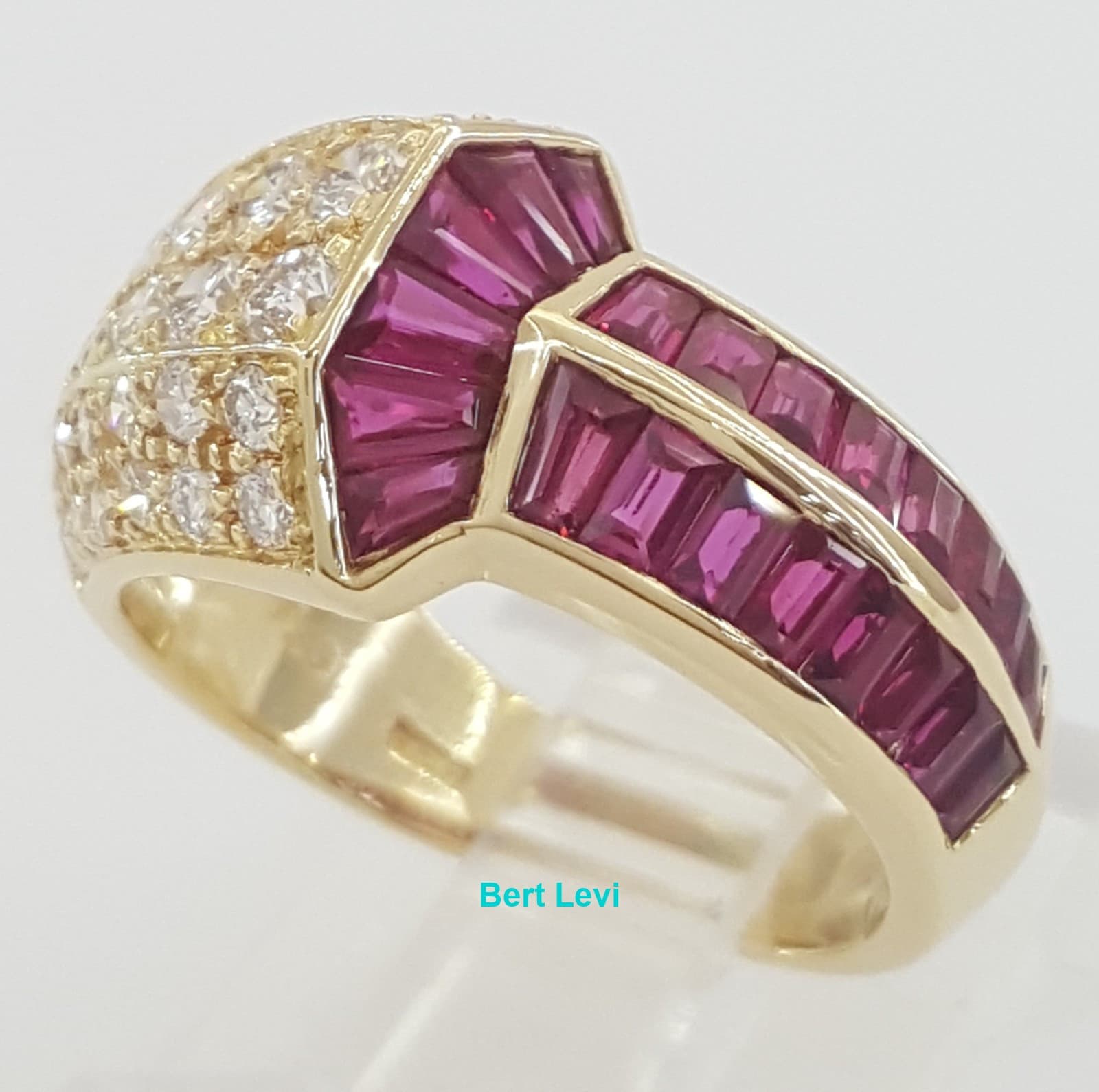 Sabbadini Diamond & Ruby Ring 2.35 ct 11 mm 18k Yellow Gold