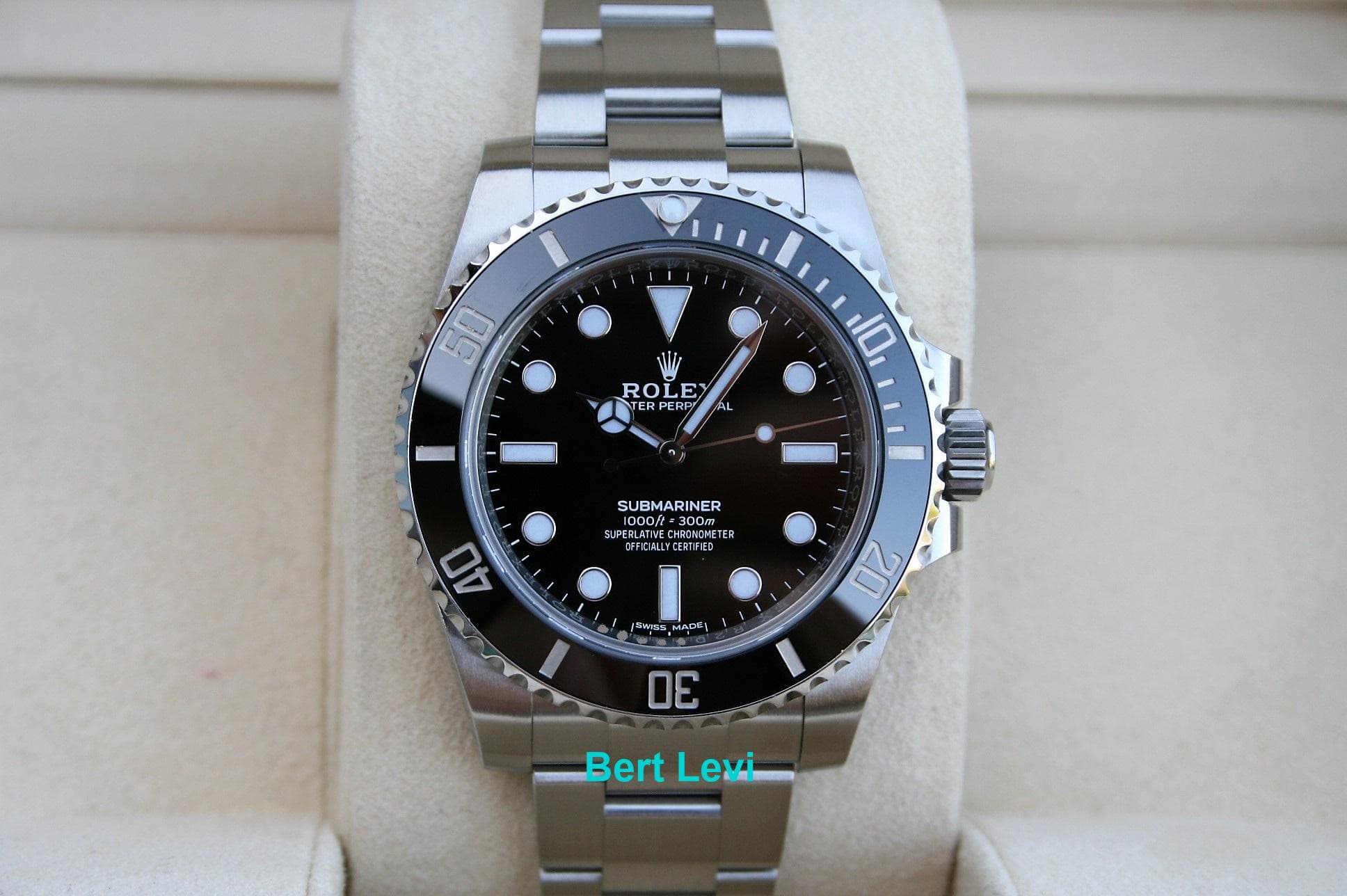 ROLEX 114060 SUBMARINER 40MM NO DATE